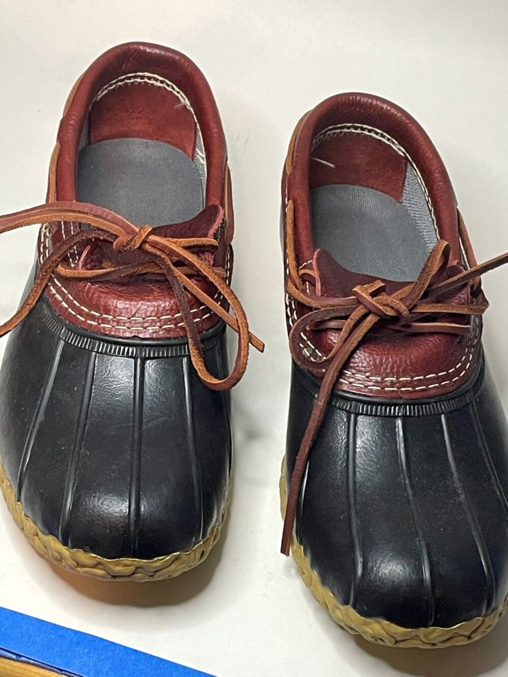 L.L.Bean Women’s Slip-On Leather & Rubber Mocs Shoes ~ Size 9M ~ EUC